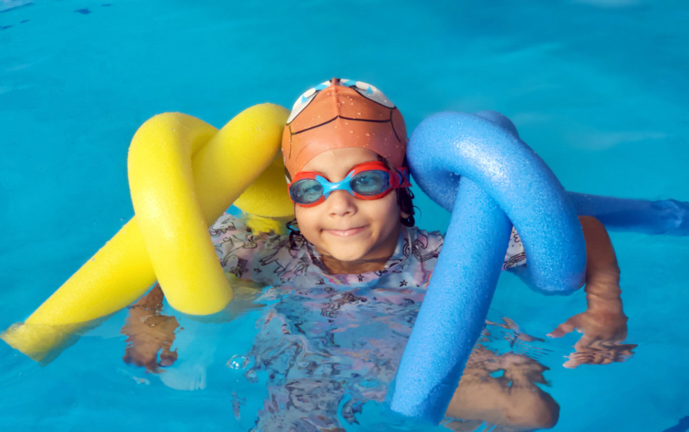 How kids swim training aids set helps learning: easy tricks to try today.